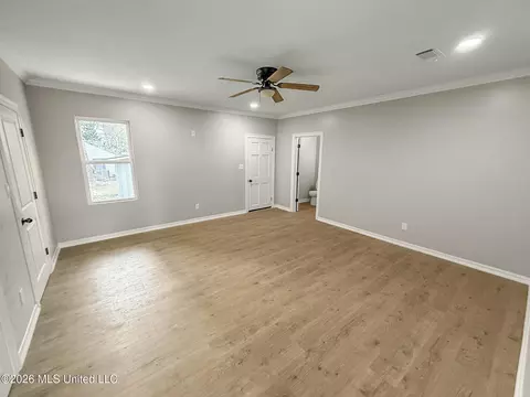 Living - 128 Sinclair St, Mccomb, MS 39648 photo 6 of 6