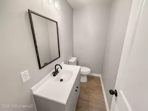 Bath - 128 Sinclair St, Mccomb, MS 39648 photo 3 of 4