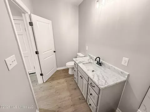 Bath - 128 Sinclair St, Mccomb, MS 39648 photo 2 of 4