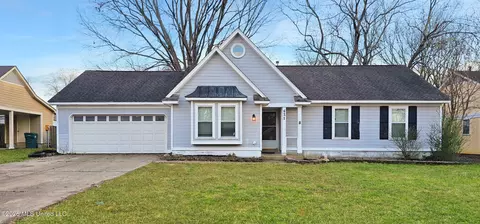 631 Woodsmoke Dr, Southaven, MS 38671