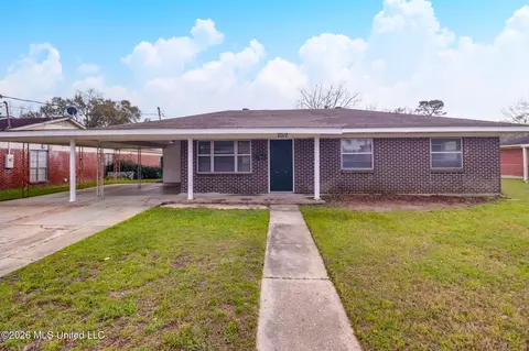 2012 Collins Blvd, Gulfport, MS 39507