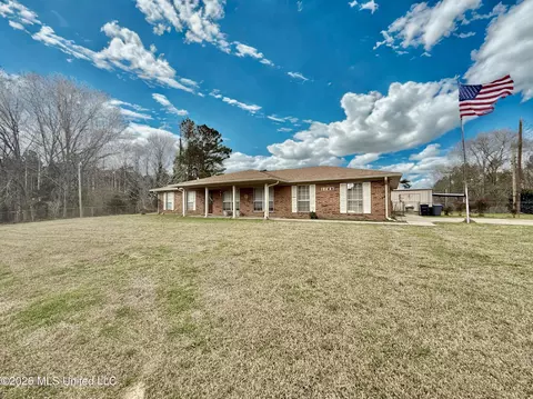 Exterior - 1068 E Gallman Rd, Hazlehurst, MS 39083 photo 2 of 18