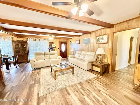 Living - 1068 E Gallman Rd, Hazlehurst, MS 39083 photo 4 of 4