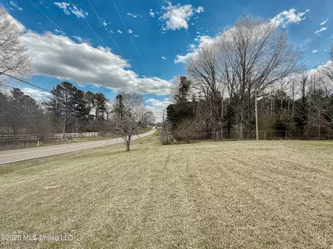 Exterior - 1068 E Gallman Rd, Hazlehurst, MS 39083 photo 7 of 18