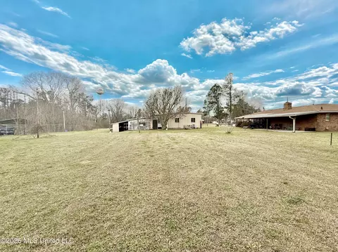 Exterior - 1068 E Gallman Rd, Hazlehurst, MS 39083 photo 10 of 18