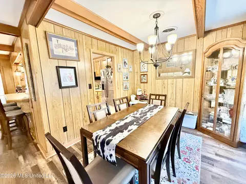 Dining - 1068 E Gallman Rd, Hazlehurst, MS 39083 photo 2 of 2