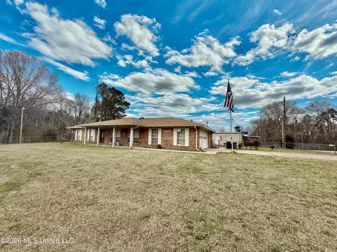 Exterior - 1068 E Gallman Rd, Hazlehurst, MS 39083 photo 3 of 18