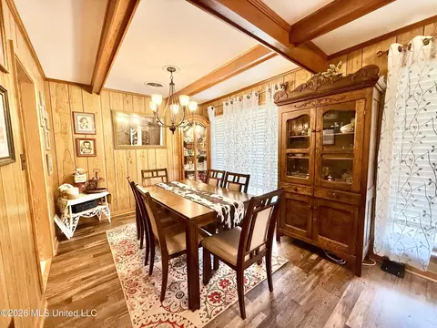 Dining - 1068 E Gallman Rd, Hazlehurst, MS 39083 photo 1 of 2