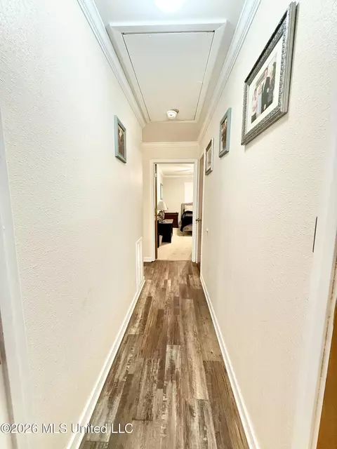Entry Way - 1068 E Gallman Rd, Hazlehurst, MS 39083 photo 1 of 3