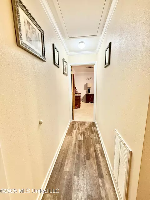 Entry Way - 1068 E Gallman Rd, Hazlehurst, MS 39083 photo 2 of 3
