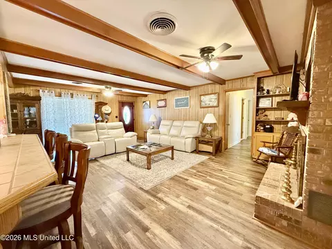 Living - 1068 E Gallman Rd, Hazlehurst, MS 39083 photo 2 of 4