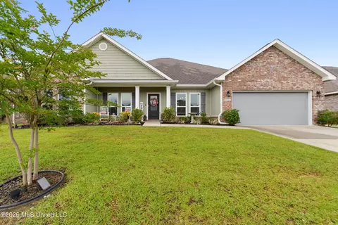 10620 Chapelwood Dr, Gulfport, MS 39503