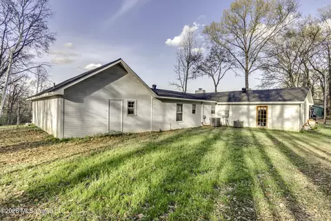 Exterior - 150 Mckay Ln, Brandon, MS 39042 photo 5 of 5