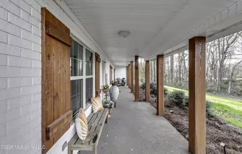Exterior - 150 Mckay Ln, Brandon, MS 39042 photo 3 of 5