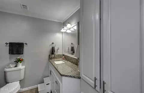 Bath - 150 Mckay Ln, Brandon, MS 39042 photo 1 of 6