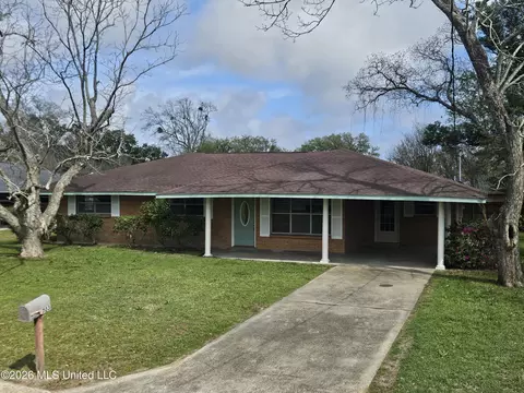 703 S Forest Ave, Long Beach, MS 39560
