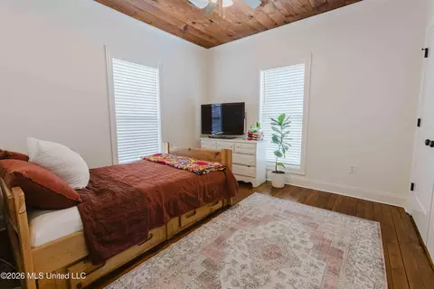 Bedroom - 1758 Highway 471, Brandon, MS 39047 photo 3 of 5