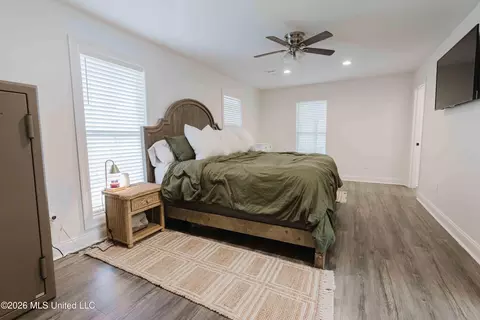 Bedroom - 1758 Highway 471, Brandon, MS 39047 photo 1 of 5