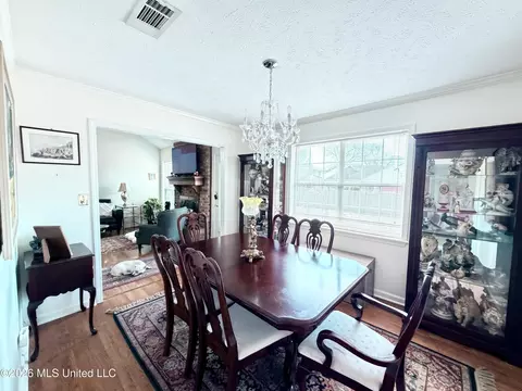 Dining - 143 Azalea Cir, Madison, MS 39110 photo 2 of 2