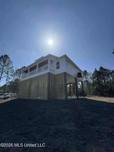117 Blakemore Ave, Bay Saint Louis, MS 39520