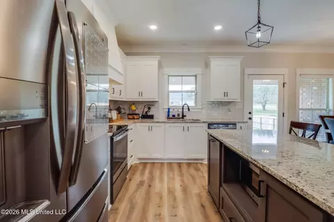 Kitchen - 6 Stephens Ln, Sumrall, MS 39482 photo 2 of 3
