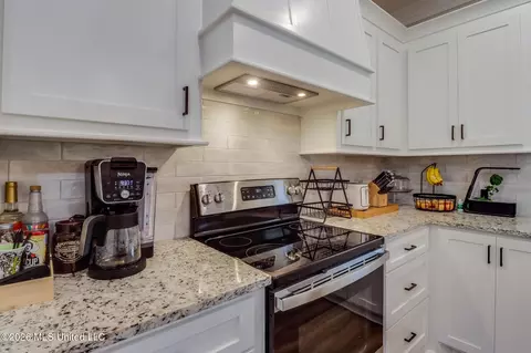 Kitchen - 6 Stephens Ln, Sumrall, MS 39482 photo 3 of 3