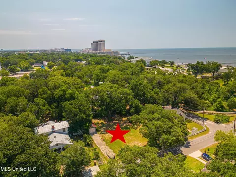 146 Gill Ave, Biloxi, MS 39530