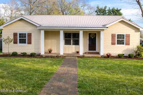 502 Feltus Blvd, Leland, MS 38756