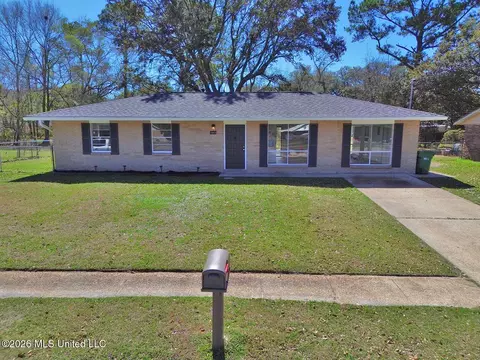 15825 Waycross Dr, Biloxi, MS 39532
