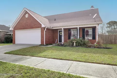 11165 Hendry Dr, Gulfport, MS 39503