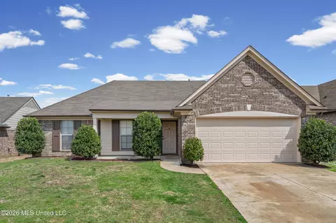 1620 Cresent Ln, Southaven, MS 38671