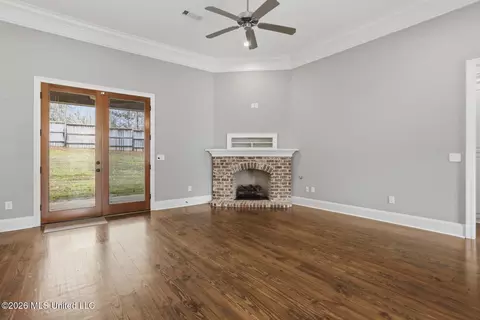 Living - 107 Speers Valley Rd, Brandon, MS 39042 photo 3 of 5