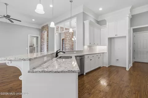 Kitchen - 107 Speers Valley Rd, Brandon, MS 39042 photo 2 of 3