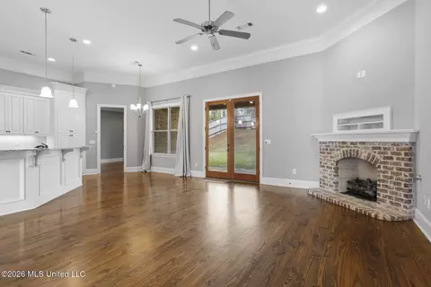 Living - 107 Speers Valley Rd, Brandon, MS 39042 photo 2 of 5
