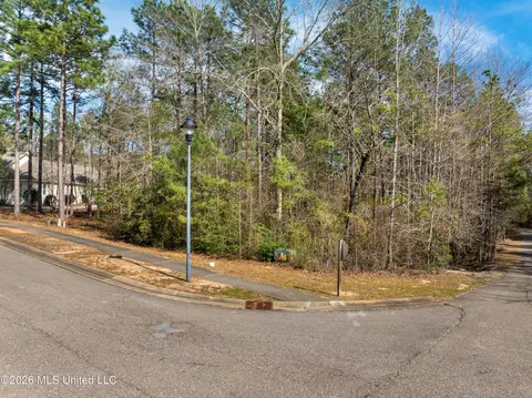 6 N Of Flds, Hattiesburg, MS 39402