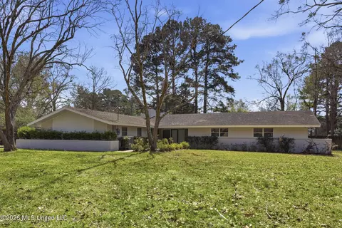 704 N Kathy Cir, Canton, MS 39046