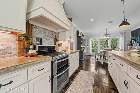 Kitchen - 1252 Noel Eubanks Rd, Lucedale, MS 39452 photo 4 of 5