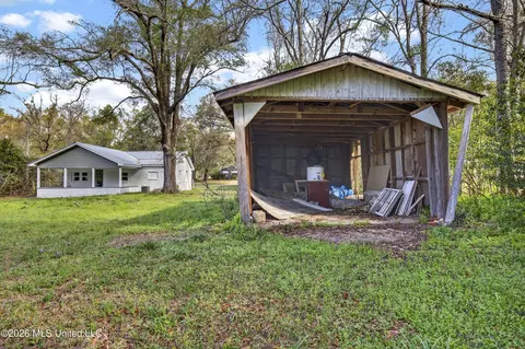 Exterior - 211 Depot Rd, Lucedale, MS 39452 photo 5 of 9