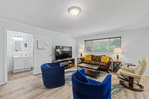 Living - 149 Parker St, Lucedale, MS 39452 photo 3 of 4