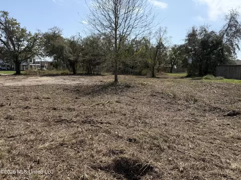 115 Pitcher Pt, Long Beach, MS 39560 photo 3