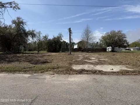 115 Pitcher Pt, Long Beach, MS 39560 photo 9