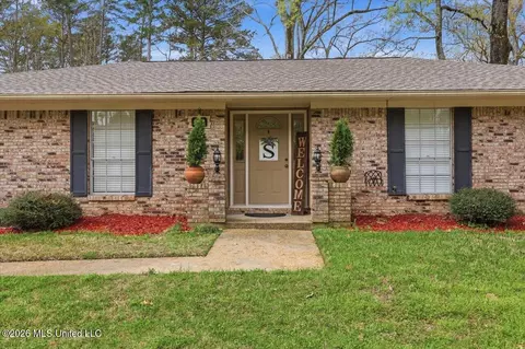 69 Summit Ridge Dr, Brandon, MS 39042