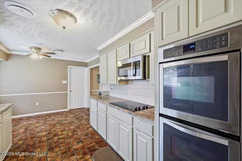 69 Summit Ridge Dr, Brandon, MS 39042 photo 12