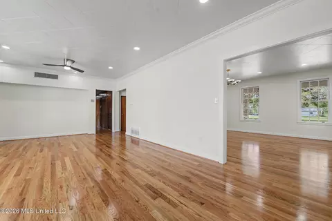 Living - 400 Manila St, Lucedale, MS 39452 photo 6 of 7