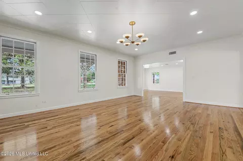 Living - 400 Manila St, Lucedale, MS 39452 photo 1 of 7