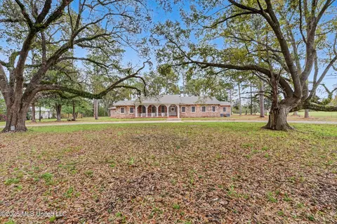 400 Manila St, Lucedale, MS 39452