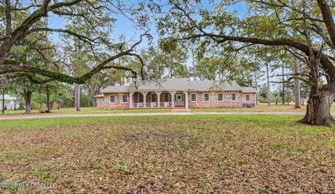 400 Manila St, Lucedale, MS 39452