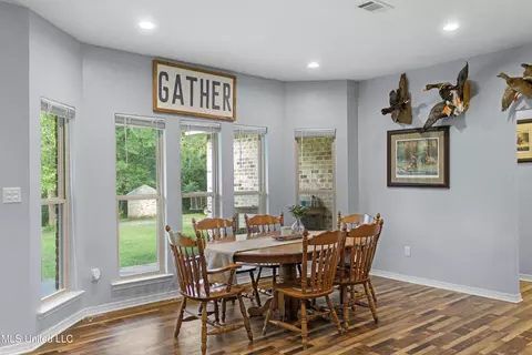 Dining - 9517 Dunn Rd, Moss Point, MS 39562 photo 1 of 1