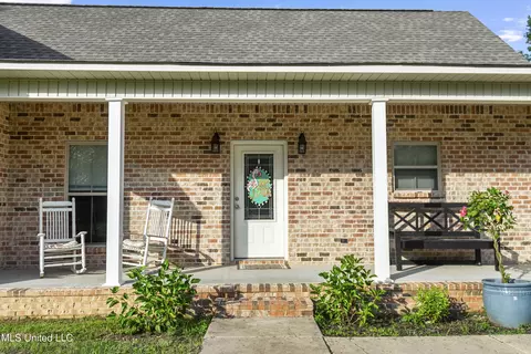 Exterior - 9517 Dunn Rd, Moss Point, MS 39562 photo 5 of 10