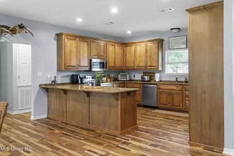 Kitchen - 9517 Dunn Rd, Moss Point, MS 39562 photo 1 of 3